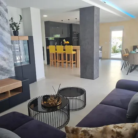 Villa I&n