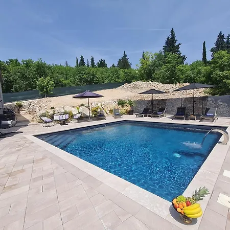 Villa I&n *